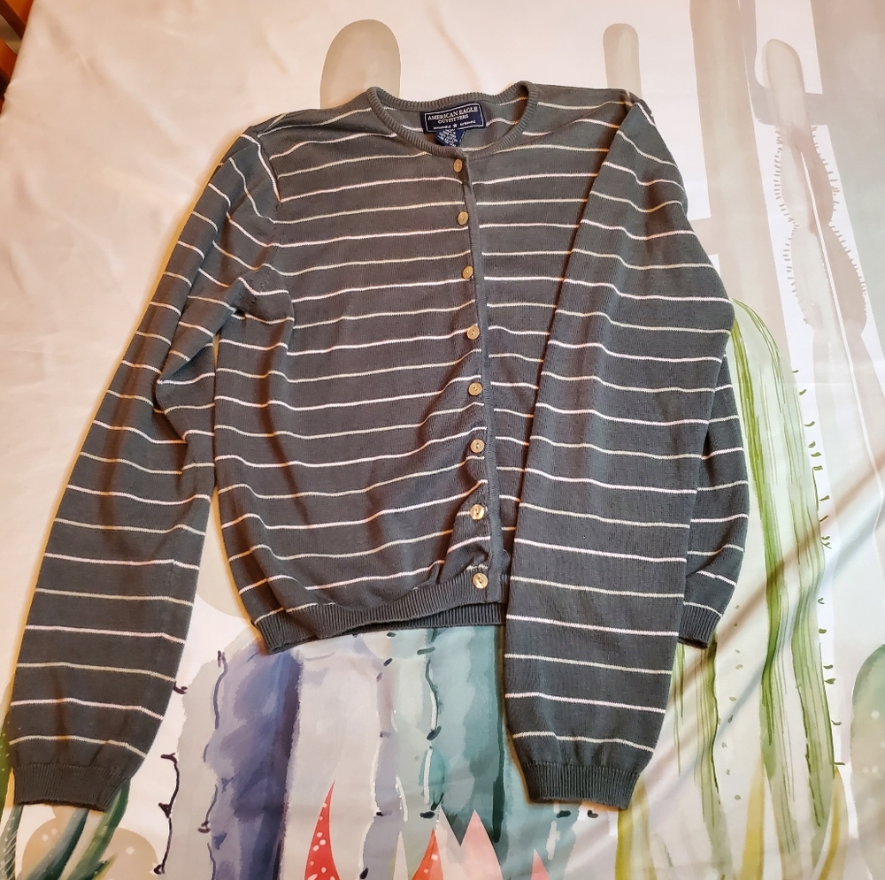 American Eagle size Medium Sweater/Cardigan